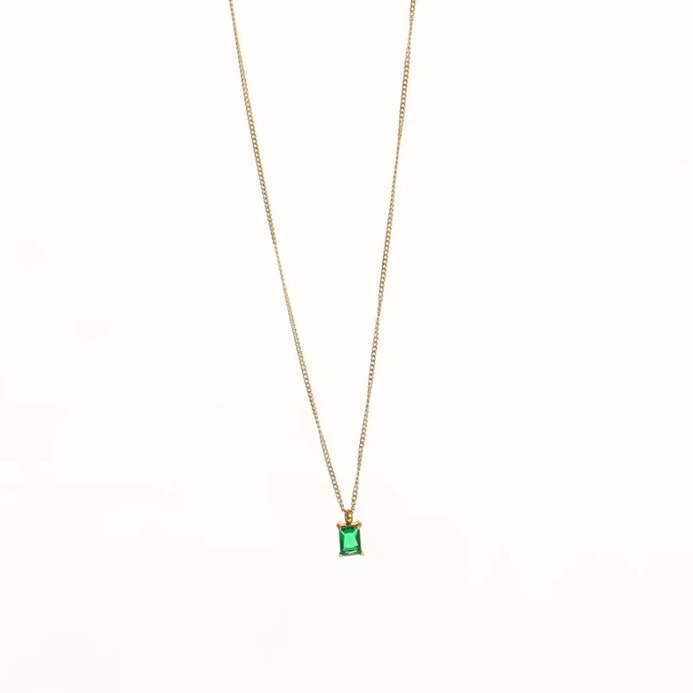 Atolea Emerald necklace and earrings - Picture 2 of 7